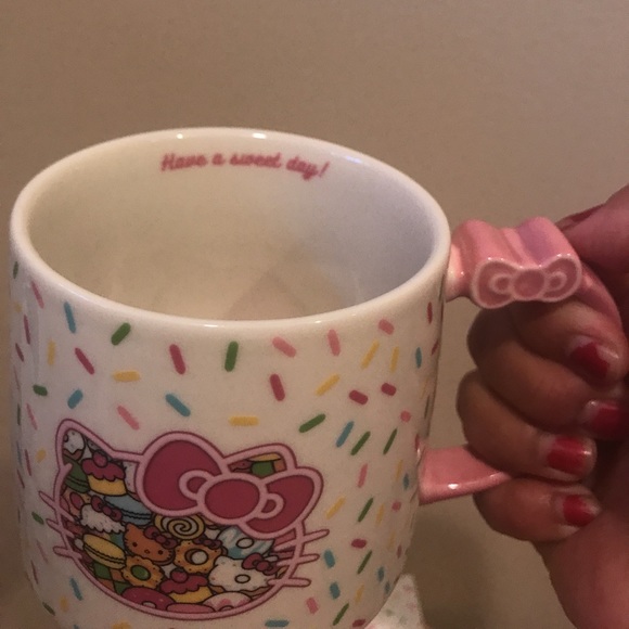 Hello Kitty Cafe Sprinkles Mug - Picture 4 of 5
